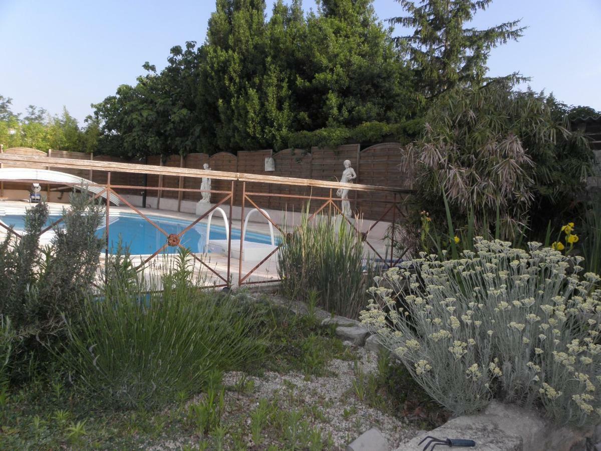 Hotel Provence Roulottes à Barbentane Extérieur photo