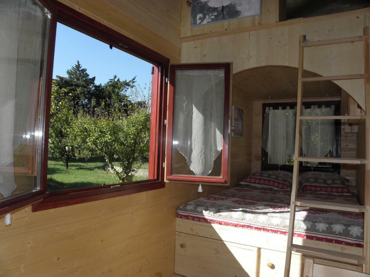Hotel Provence Roulottes à Barbentane Extérieur photo
